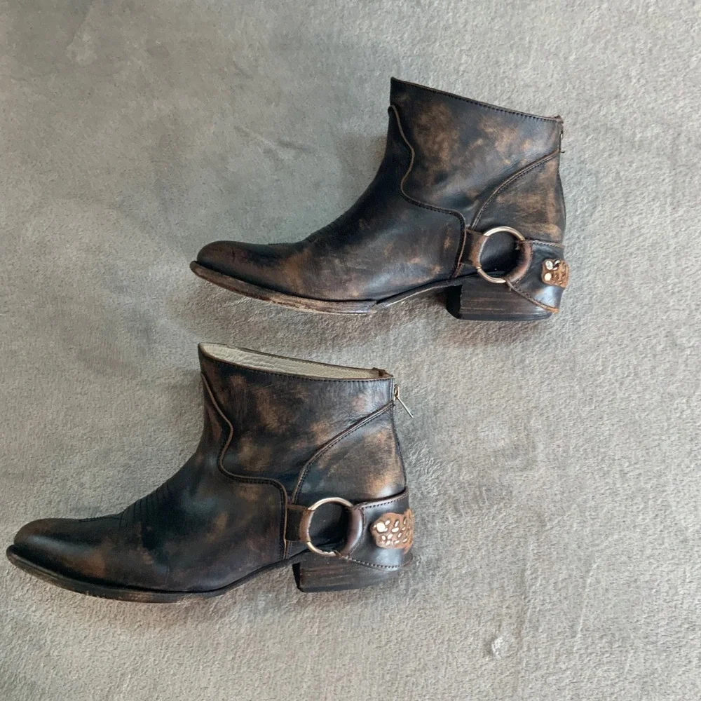 Freebird by Steven Hotel Distressed Brown Leather Harness Ankle Boots Womens 10